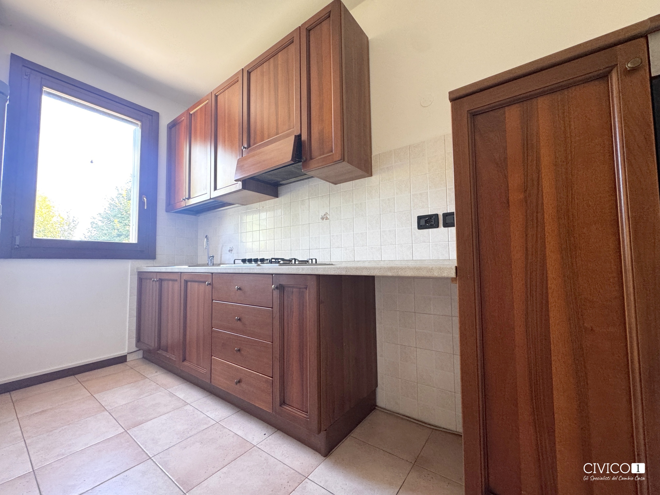 Appartamento con giardino in via dante alighieri 1, Longare