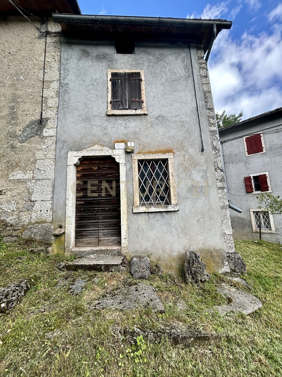 Rustico con giardino in localit tezze, Velo Veronese