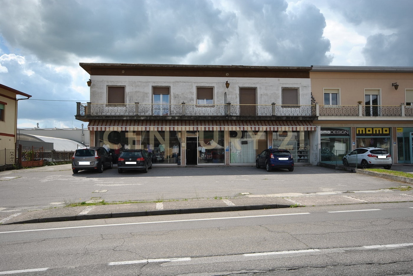 Locale commerciale con box doppio in via carlo cipolla 16, Tregnago