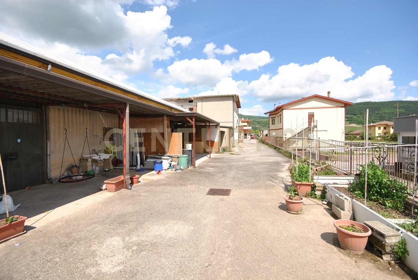 Locale commerciale con box doppio in via carlo cipolla 16, Tregnago