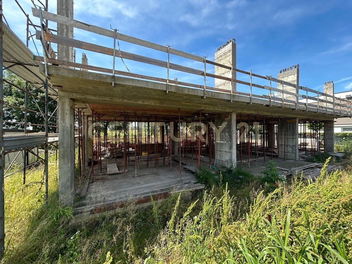 Villetta a schiera con giardino in via giorgio perlasca, San Martino Buon Albergo