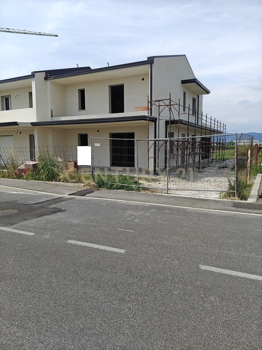 Casa indipendente con giardino in via ada rodella, San Bonifacio