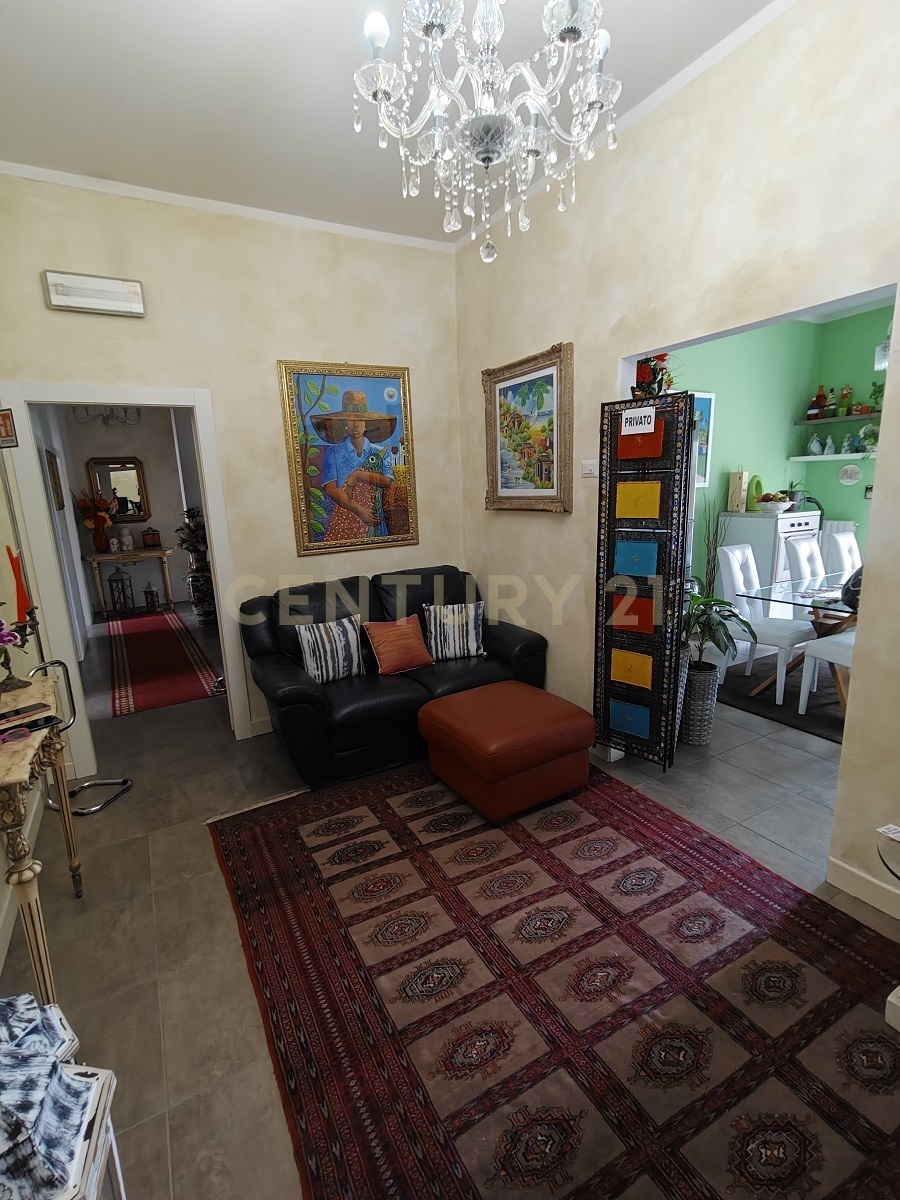 Appartamento con giardino in stradone santa lucia 109, Verona