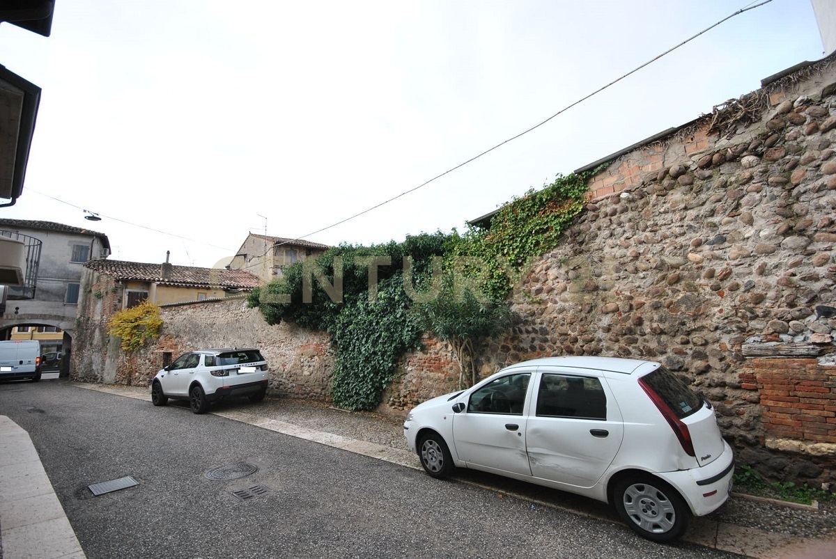 Casa indipendente con giardino in via unit d'italia 95, Verona