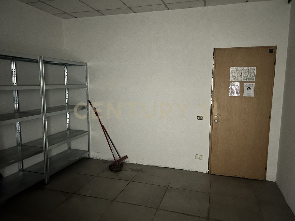 Locale commerciale con giardino in viale del lavoro snc, San Martino Buon Albergo