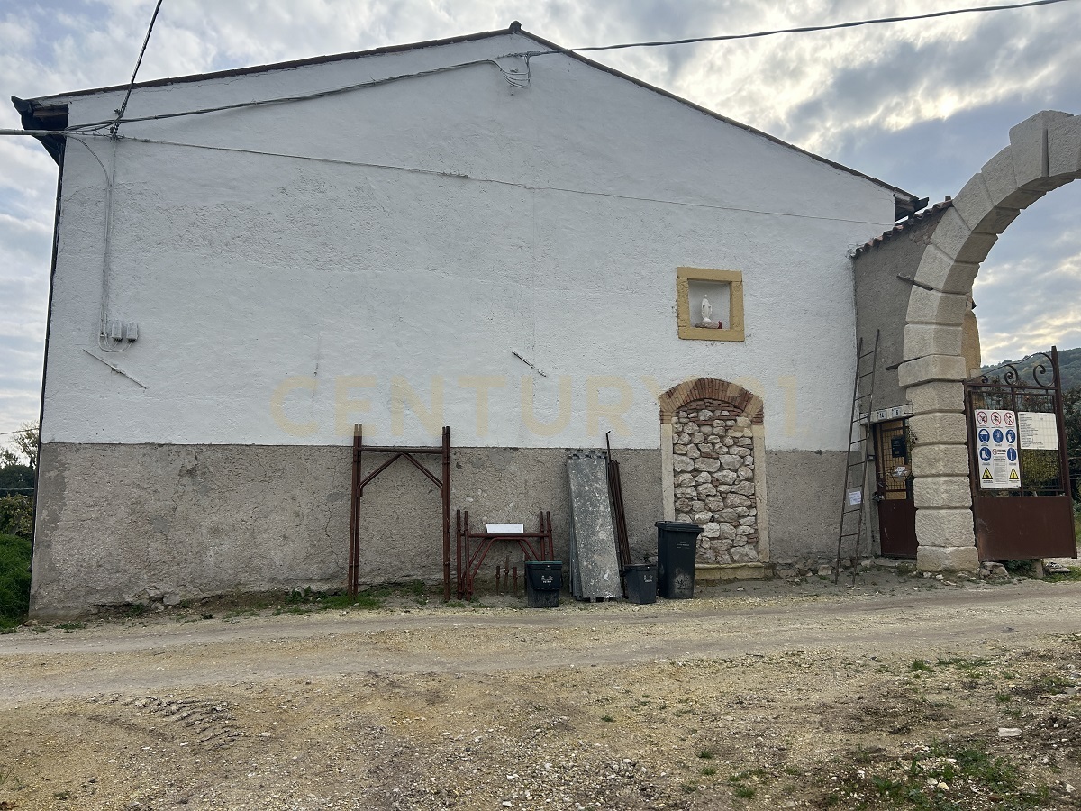 Rustico con giardino in via turano snc, Lavagno