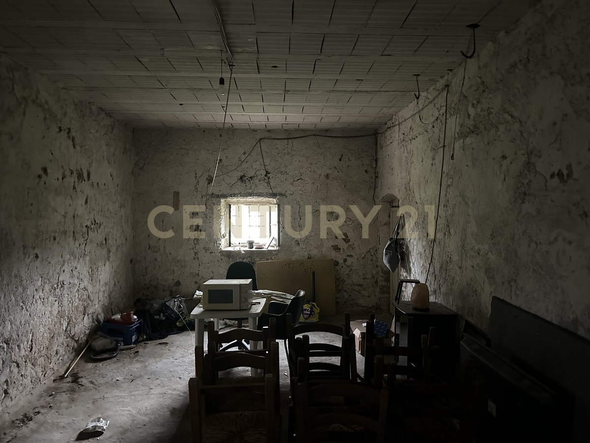 Rustico con giardino in via turano snc, Lavagno