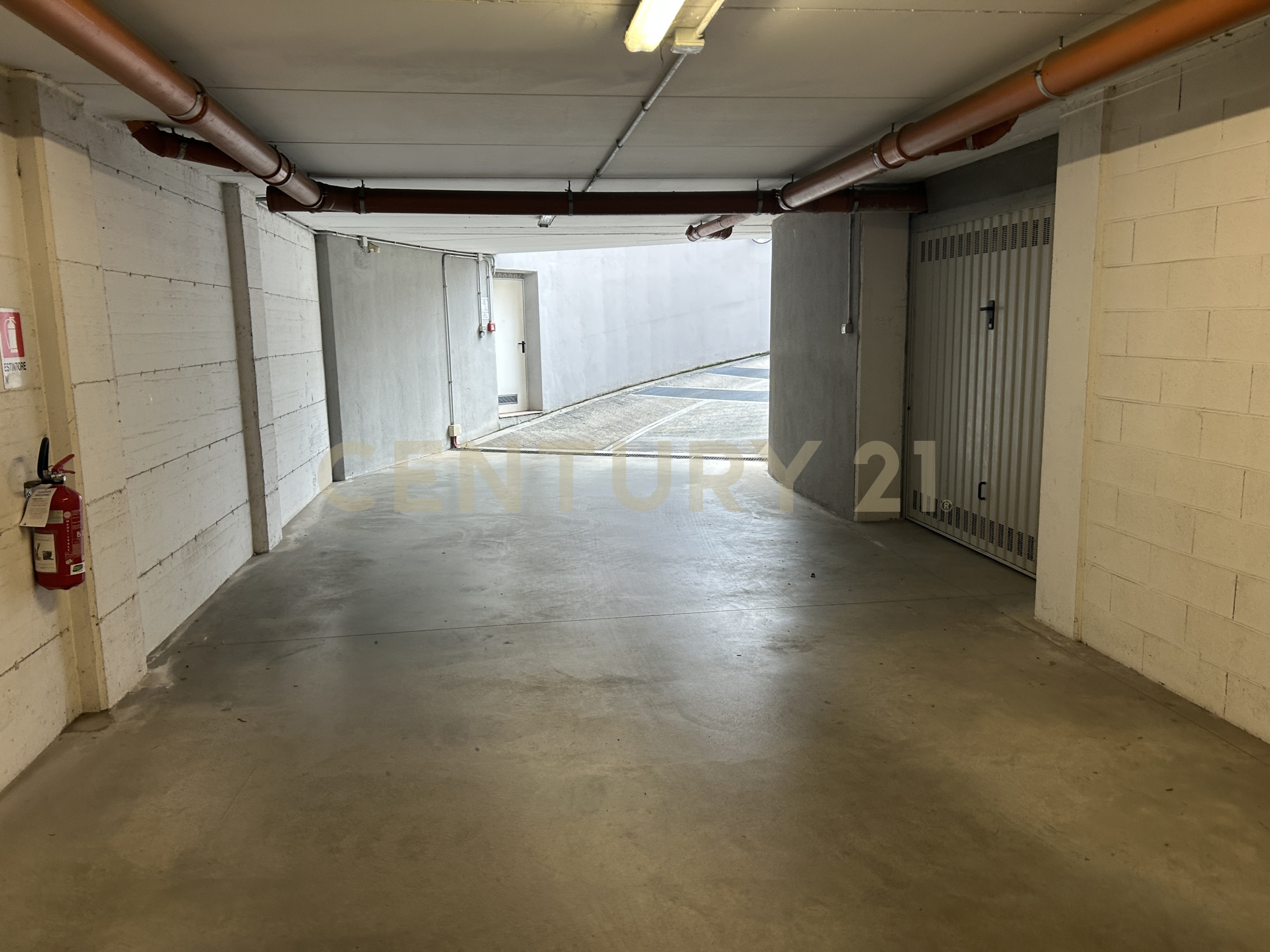 Posto auto coperto con giardino in via vincenzo muccioli 9, San Martino Buon Albergo