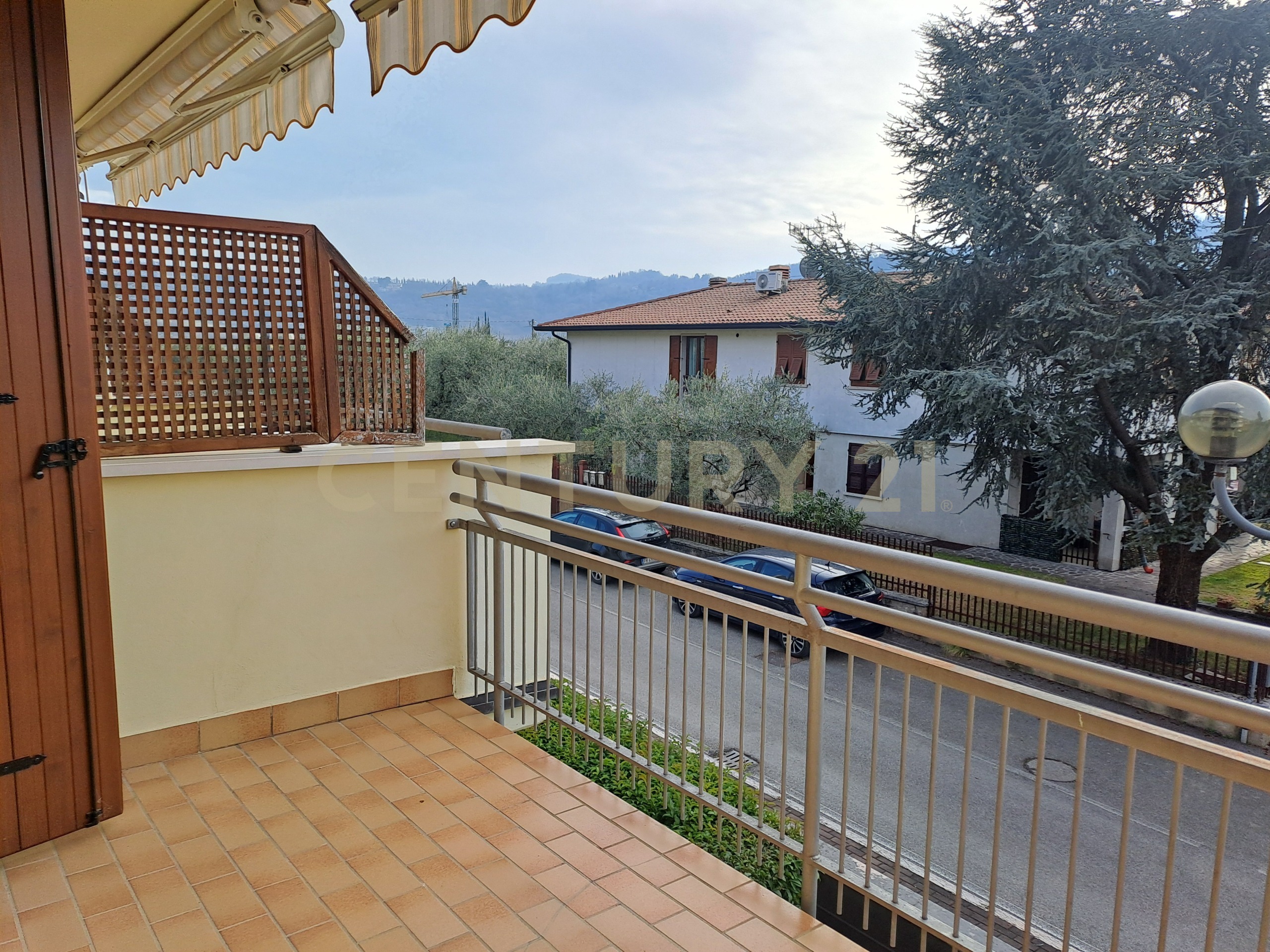 Appartamento con giardino in via vittorio monese 3, Garda