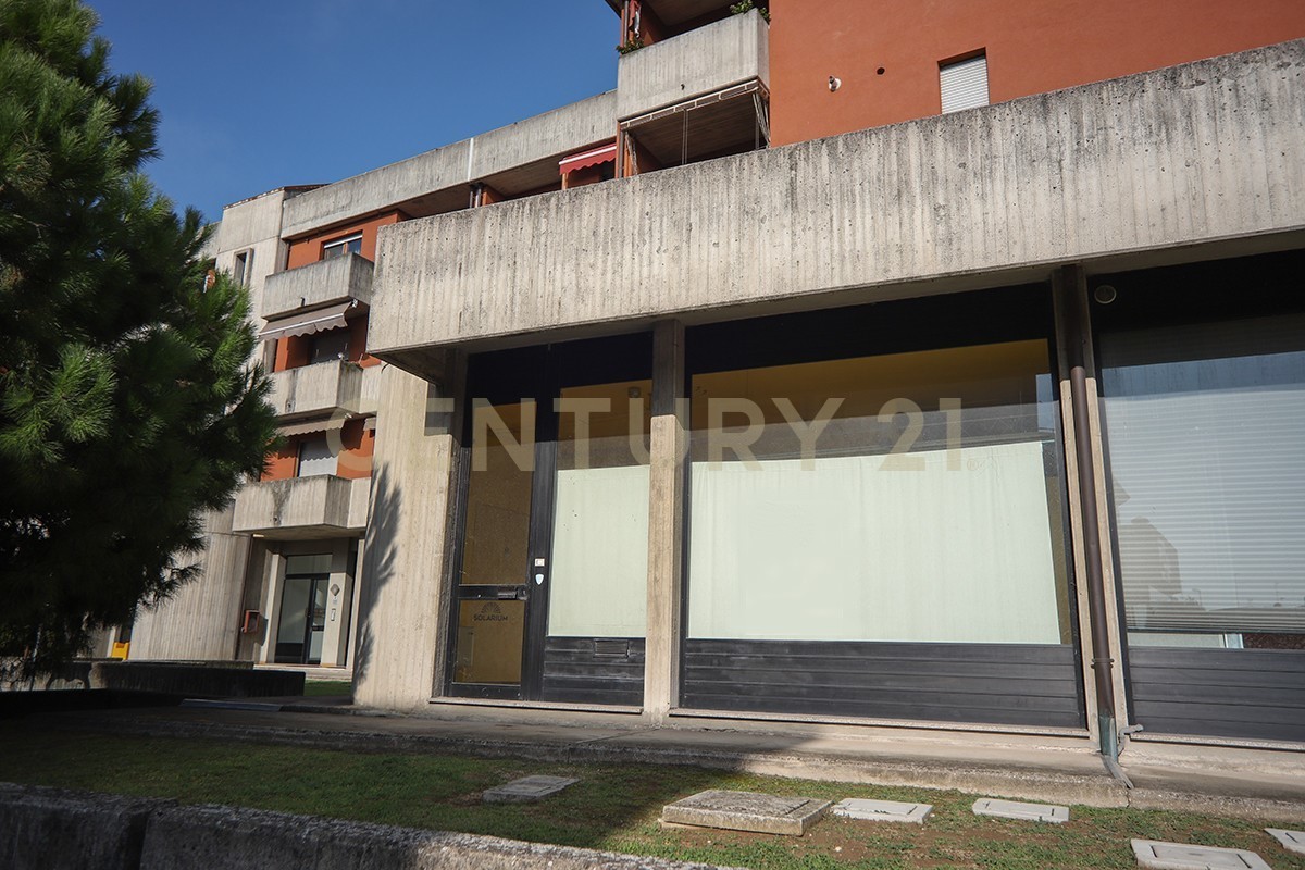 Locale commerciale da ristrutturare in via della libert 27b, Cerea