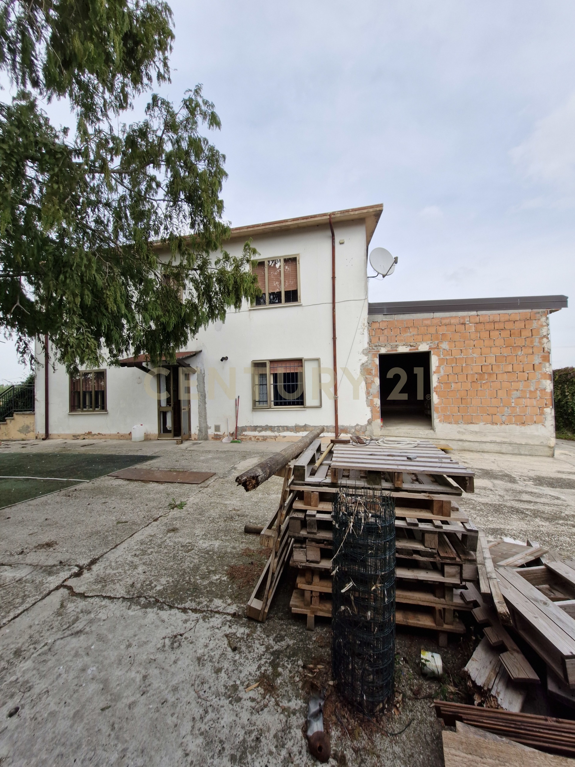 Casa indipendente con giardino in via cavetto di mezzo 20, Castelnovo Bariano