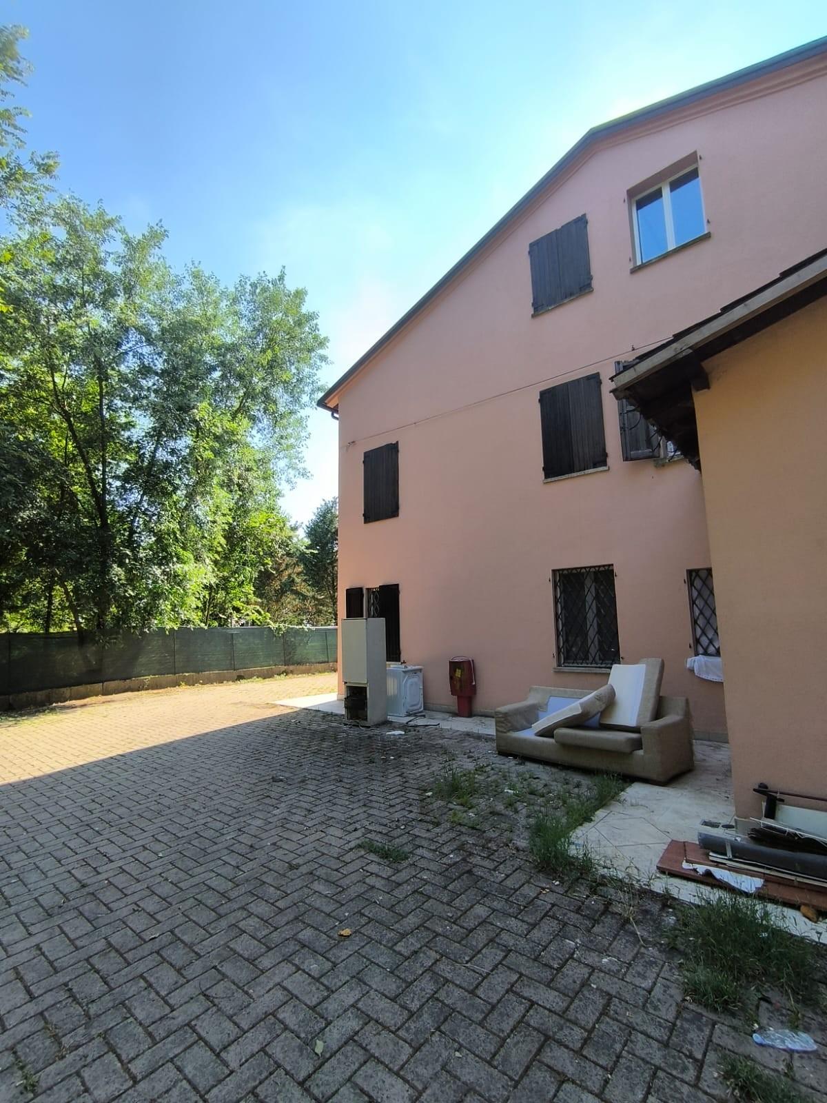 Bilocale con giardino a Castelnovo di Sotto