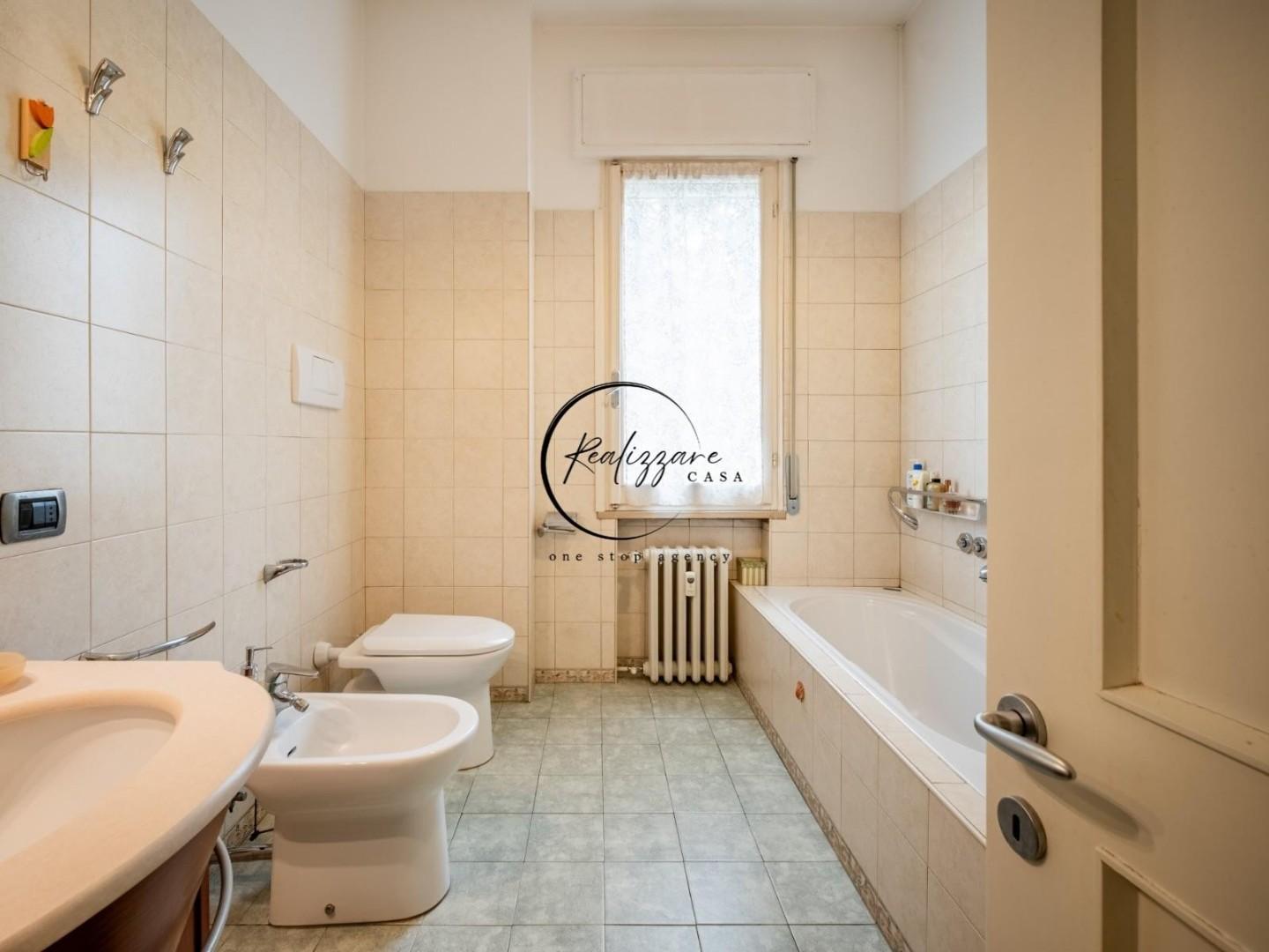 Quadrilocale in vendita, Reggio Emilia zona rosta nuova