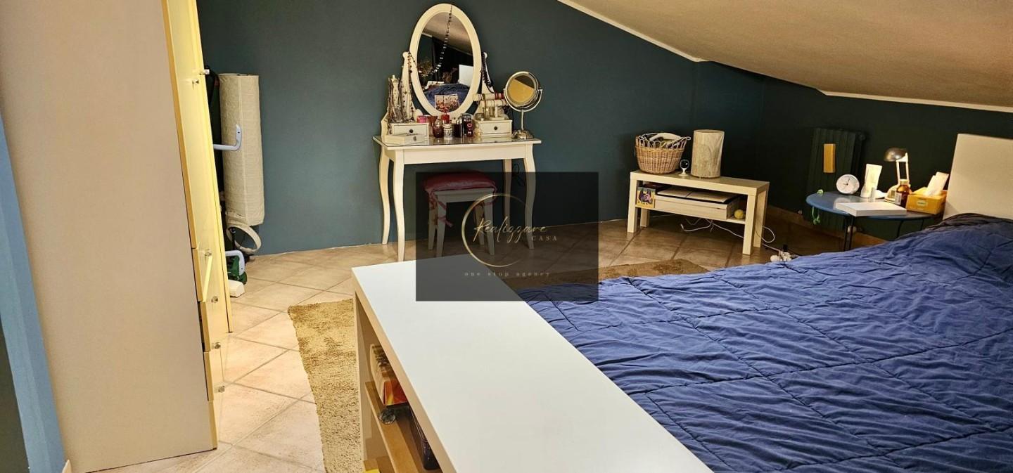 Villa con terrazzo, Reggio Emilia cade'