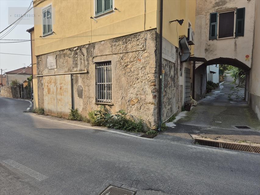 Magazzino in vendita in via meceti 33, Loano