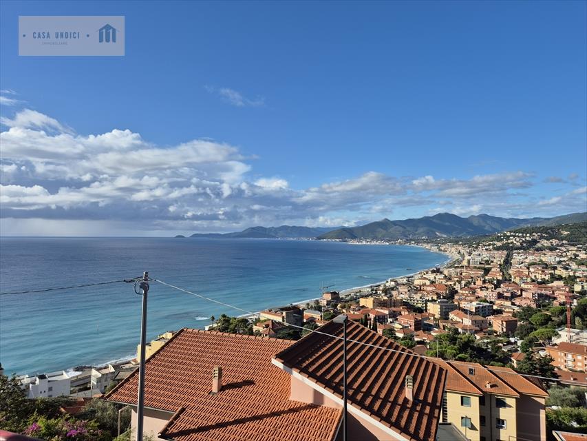 Villa con giardino in via nazario sauro 156, Borgio Verezzi