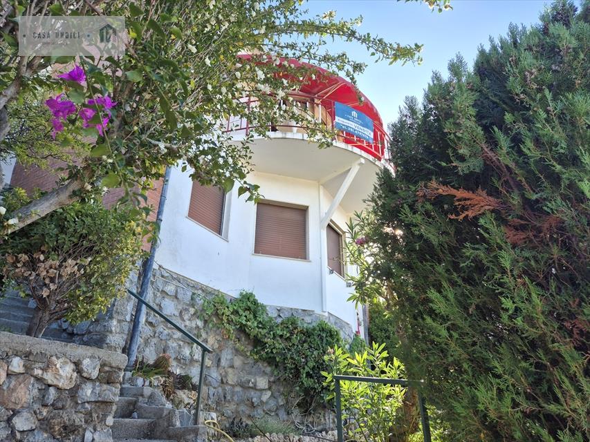 Villa con giardino in via nazario sauro 156, Borgio Verezzi