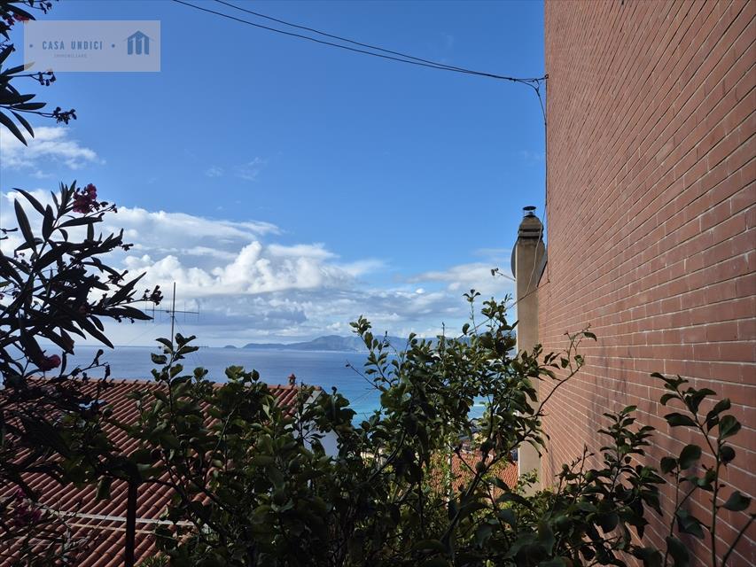 Villa con giardino in via nazario sauro 156, Borgio Verezzi
