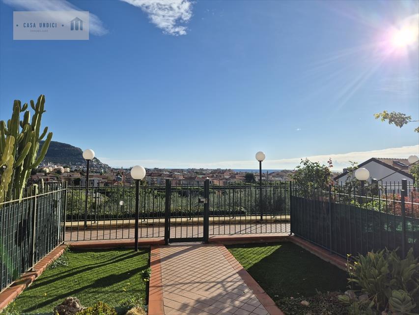 Villa con giardino in via lombardia, Pietra Ligure