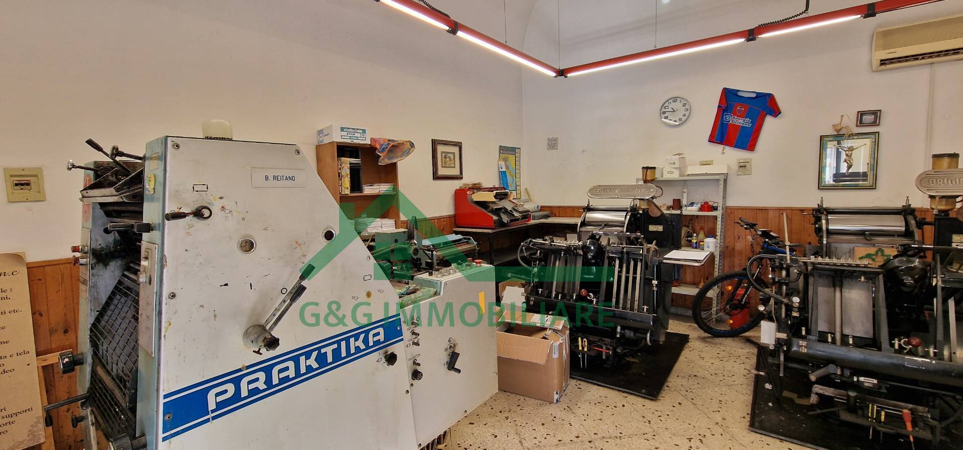 Locale commerciale in vendita a Catania, Zona semicentro