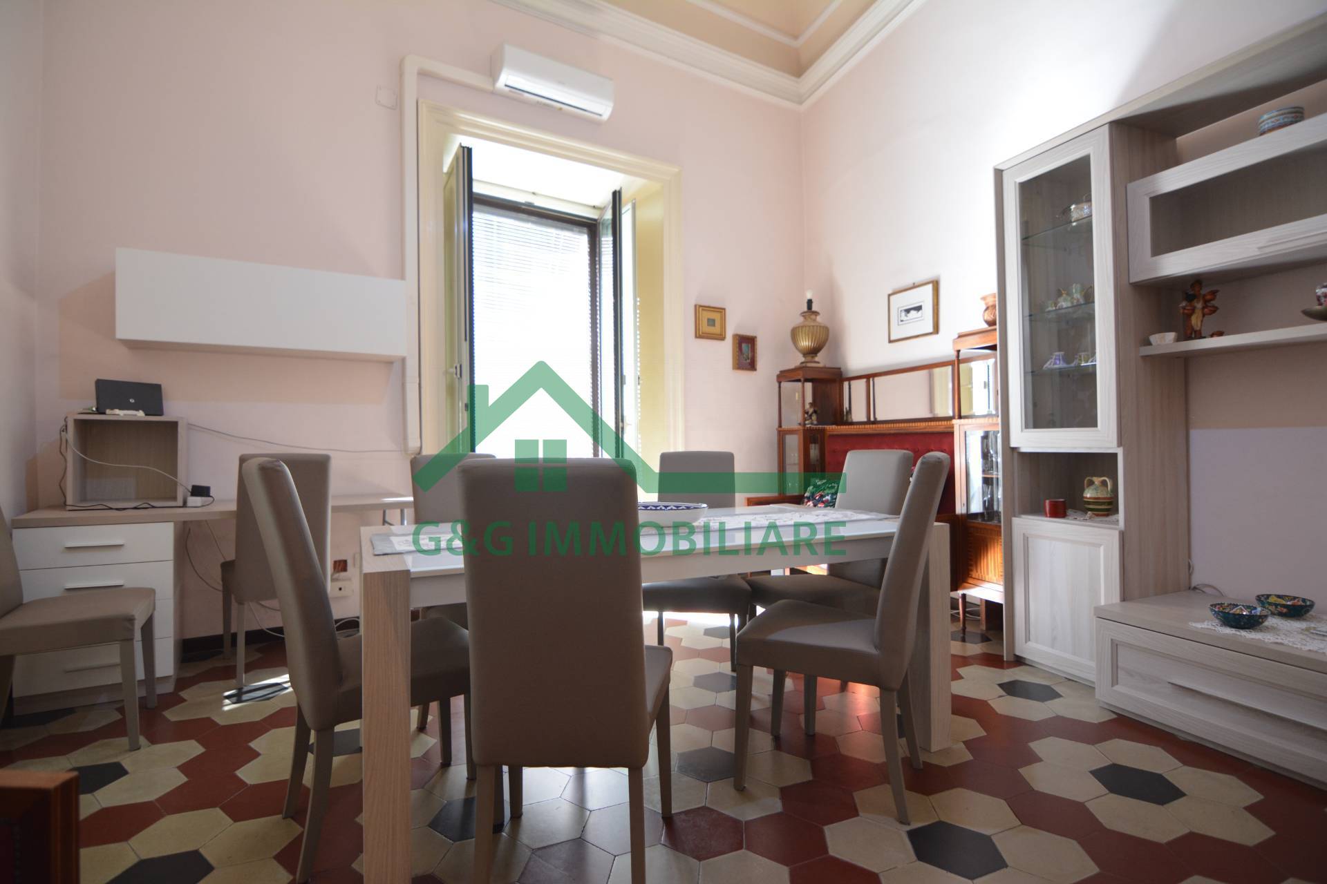 Appartamento Quadrilocale in affitto a Catania, Zona semicentro