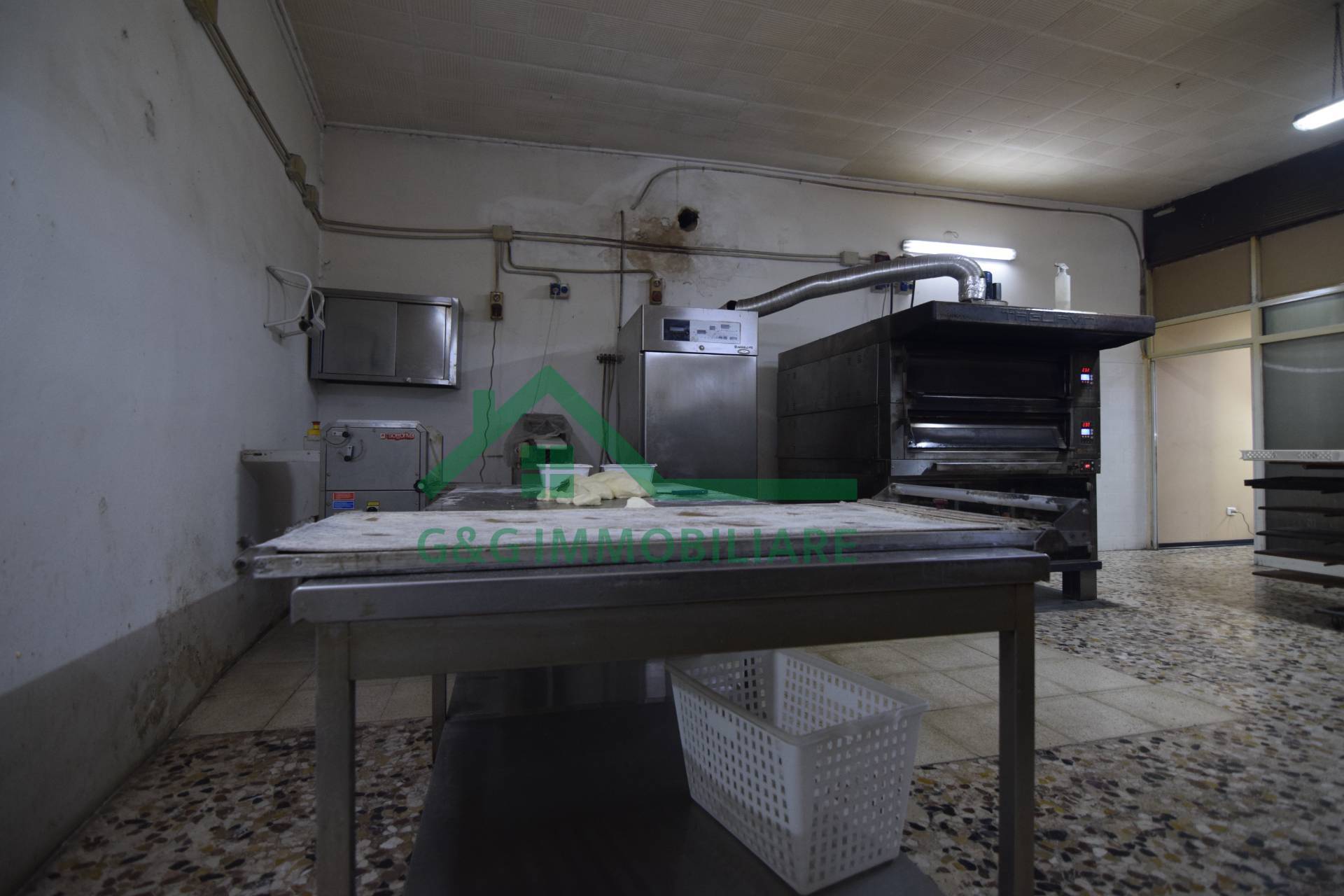 Locale commerciale in vendita a Augusta