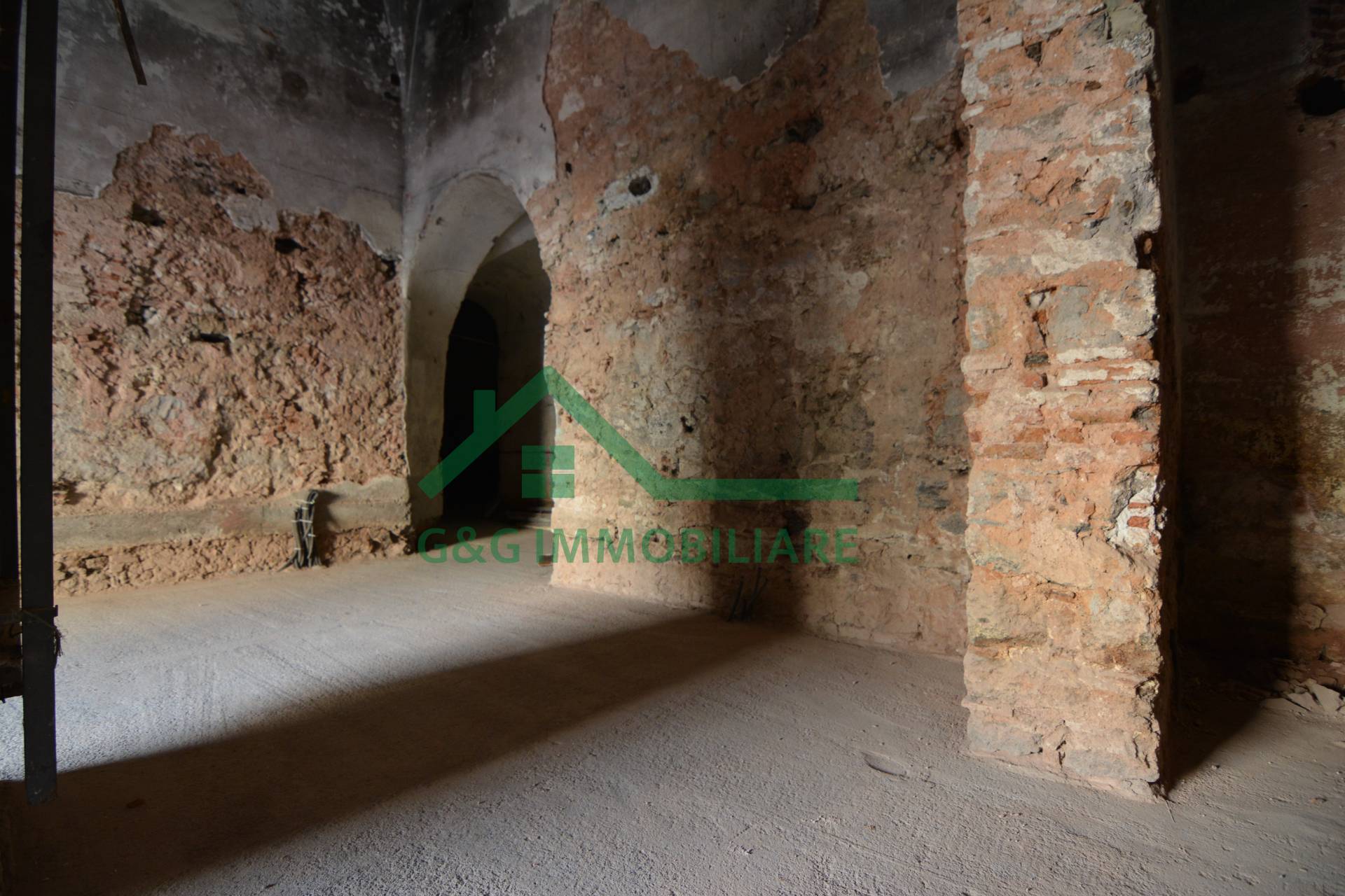 Locale commerciale in affitto a Catania, Centro Storico - Zona Civita