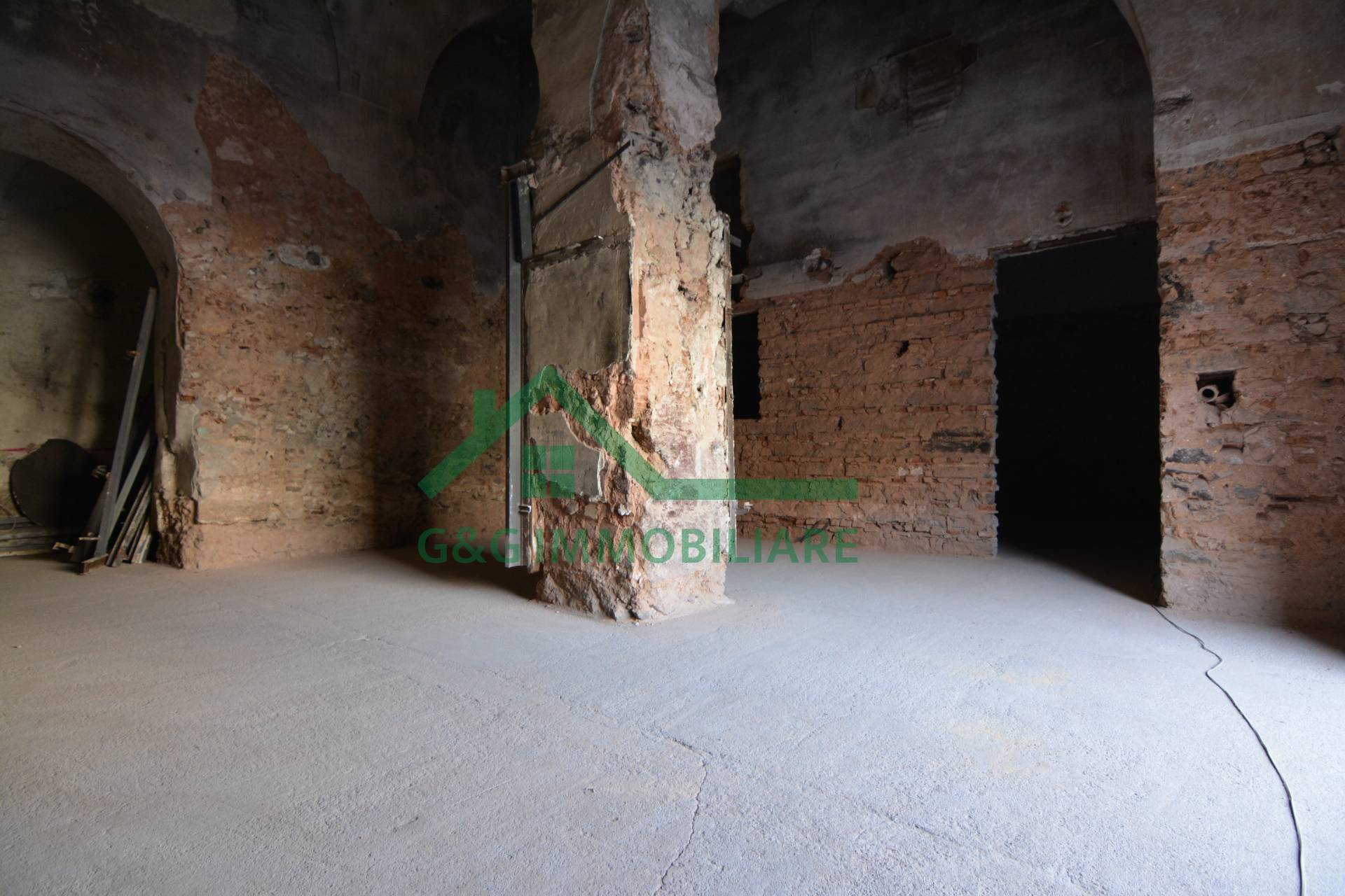 Locale commerciale in affitto a Catania, Centro Storico - Zona Civita