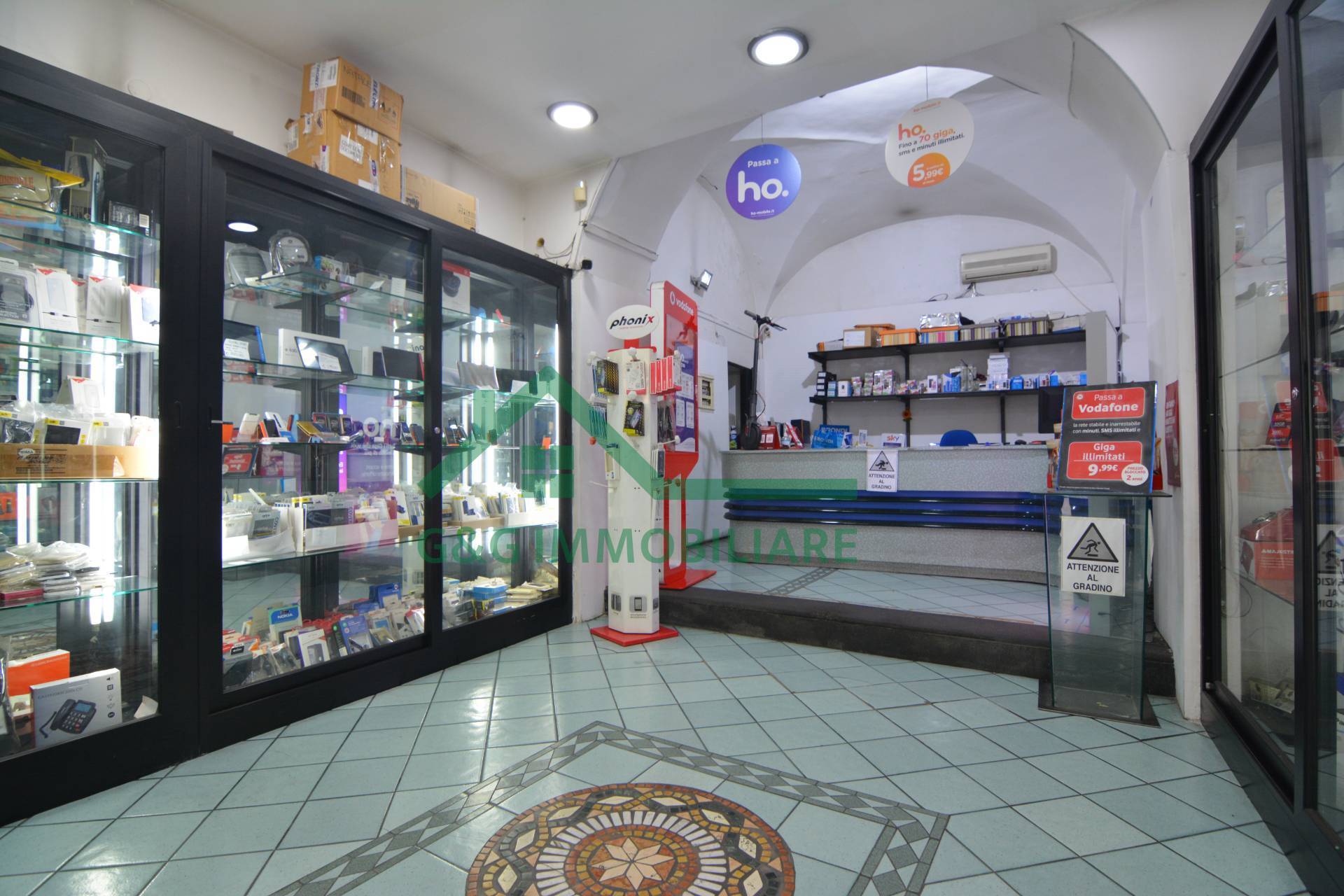 Locale commerciale in vendita a Catania, Zona semicentro