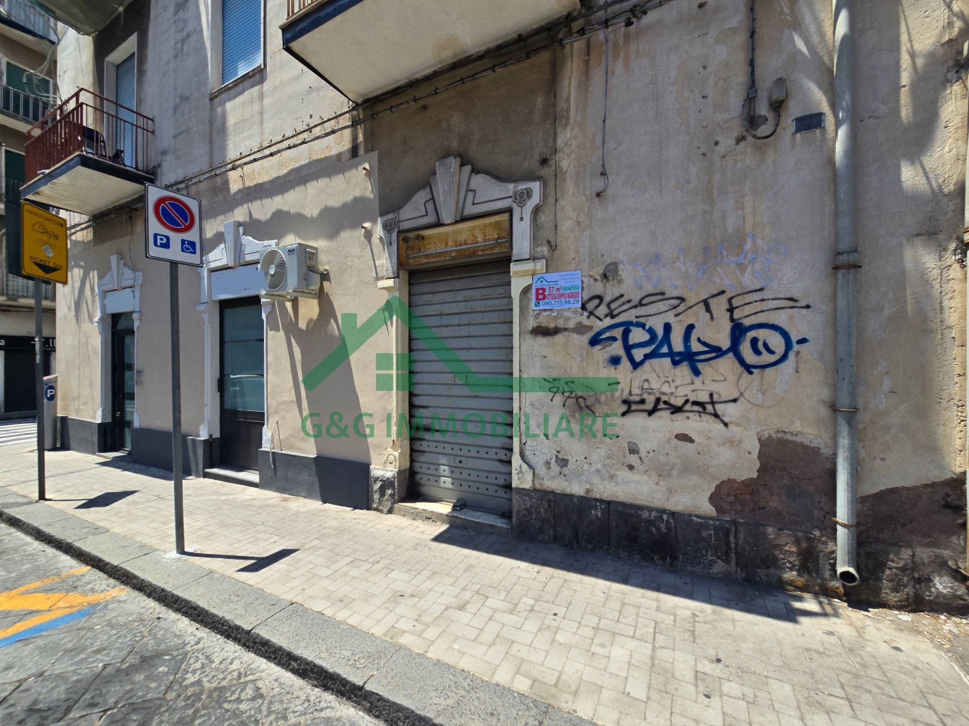 Locale commerciale in vendita a Catania, Borgo - Sanzio