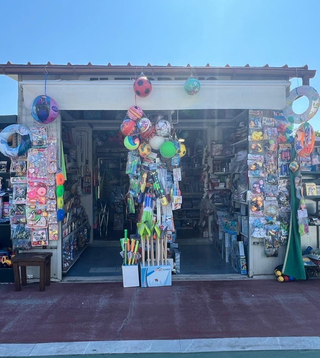 Attivit commerciale in vendita, Forte dei Marmi fronte mare