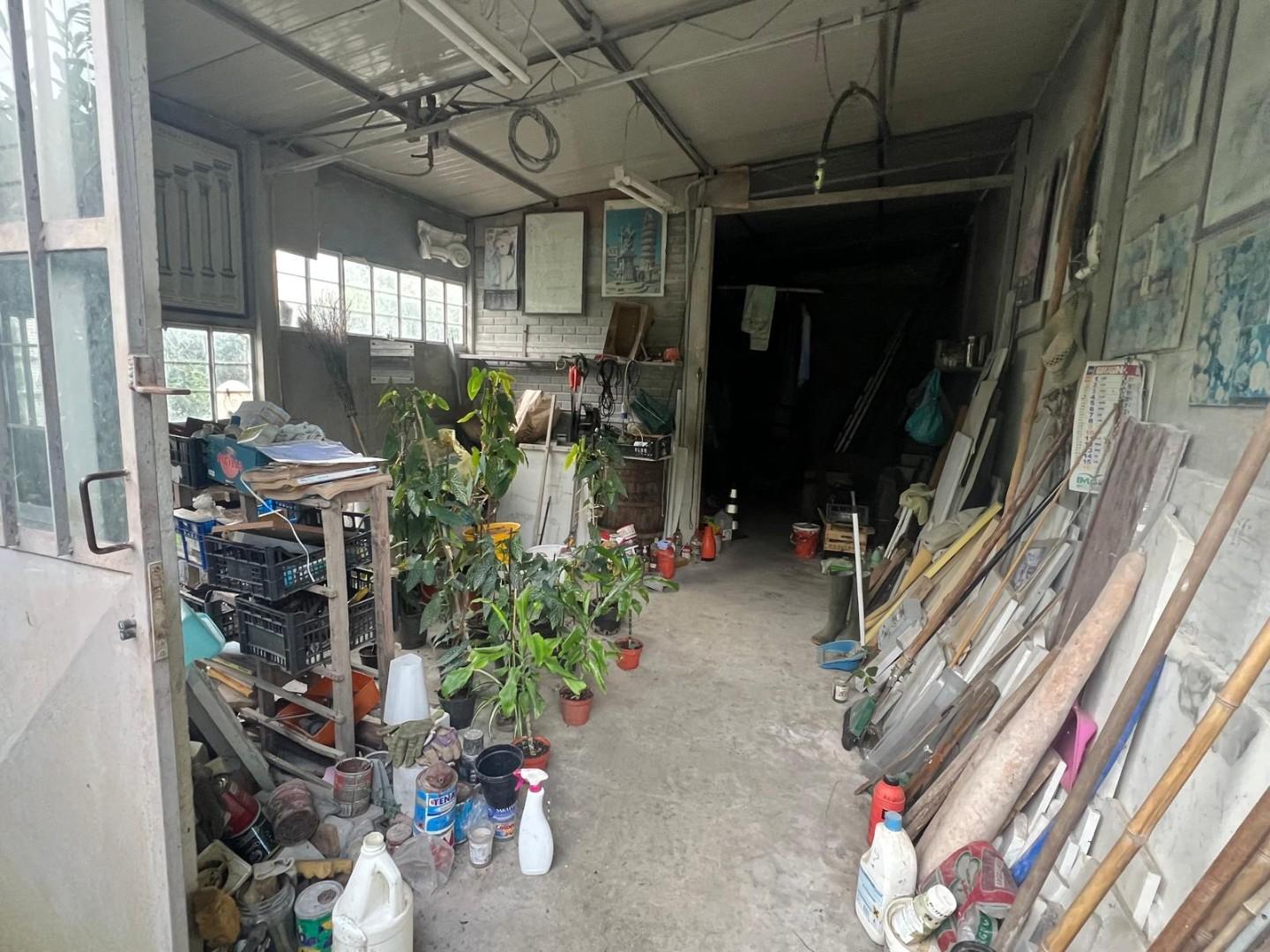 Capannone in vendita a Pietrasanta