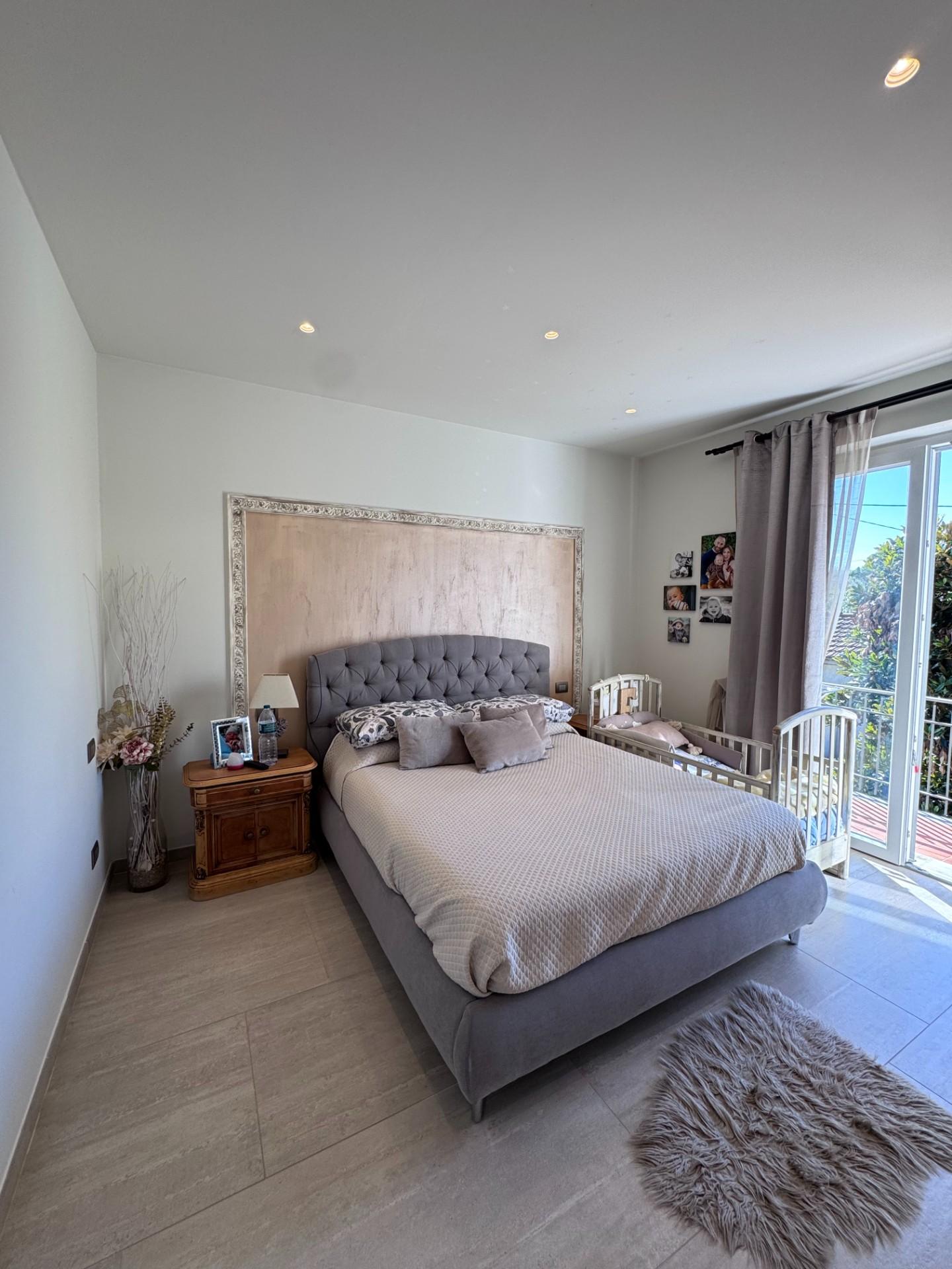 Casa indipendente con giardino, Massa ronchi