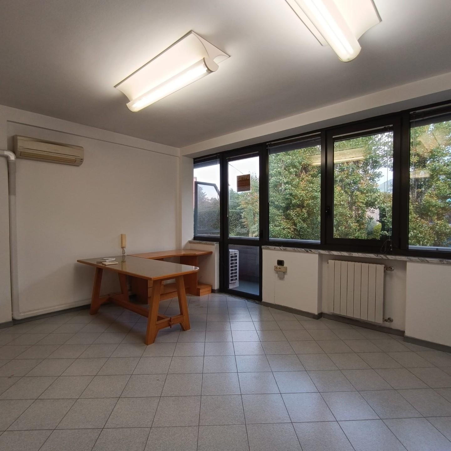 Ufficio in vendita, Massa zona viali