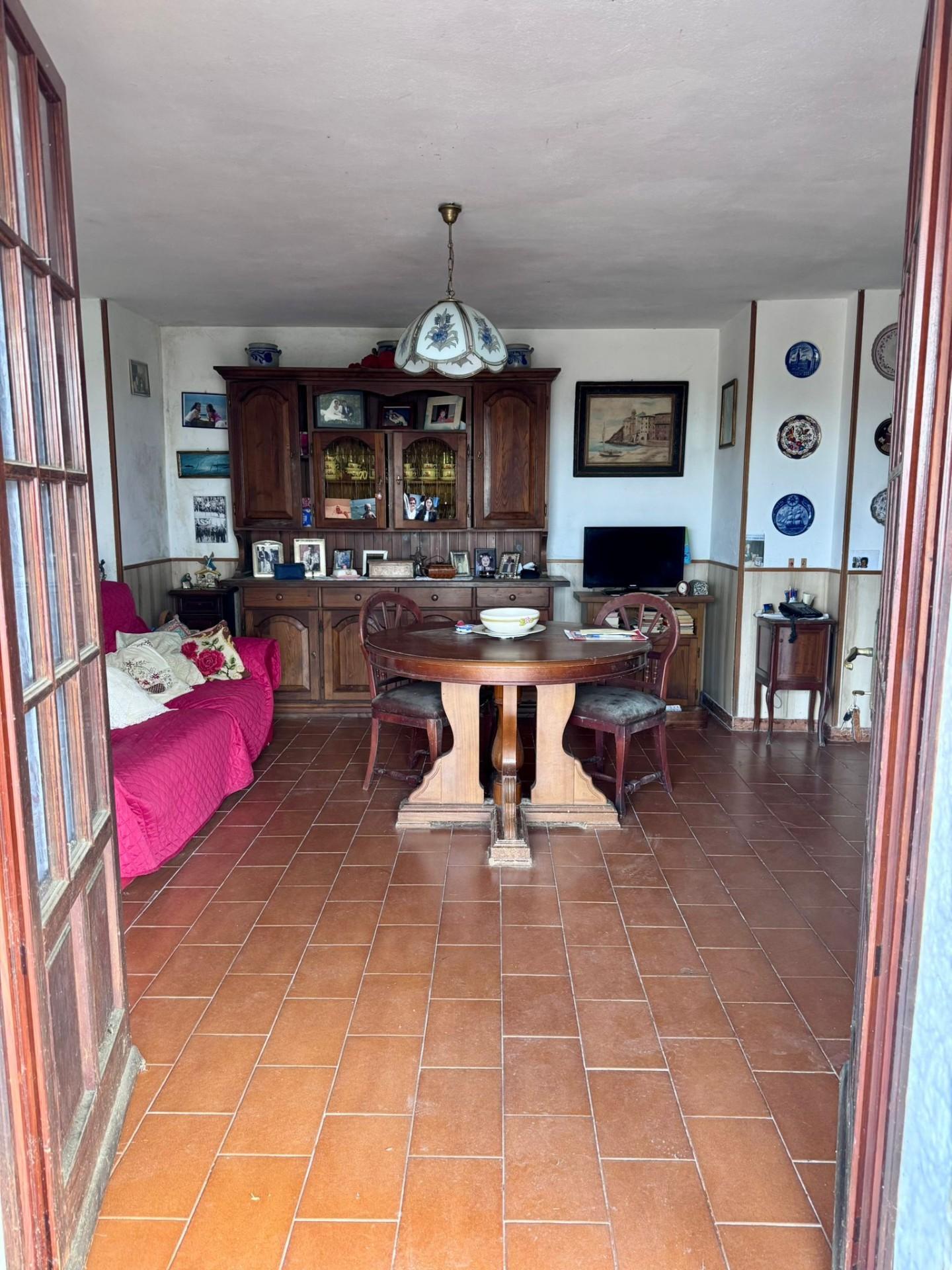 Casa indipendente con terrazzo, Massa capaccola