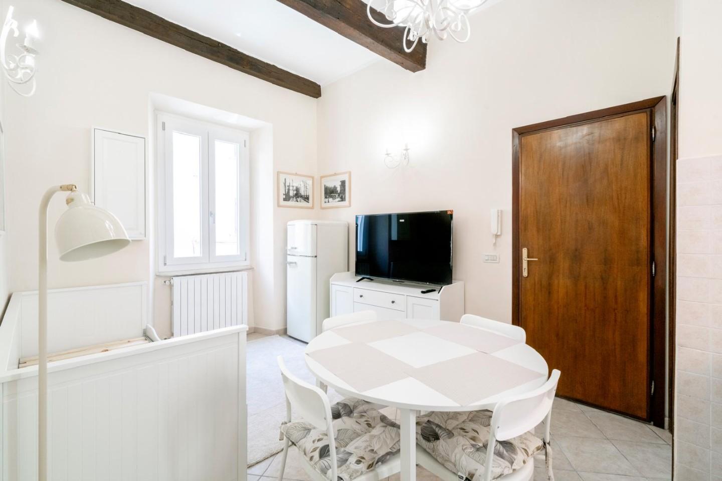 Quadrilocale arredato in affitto, Massa centro storico