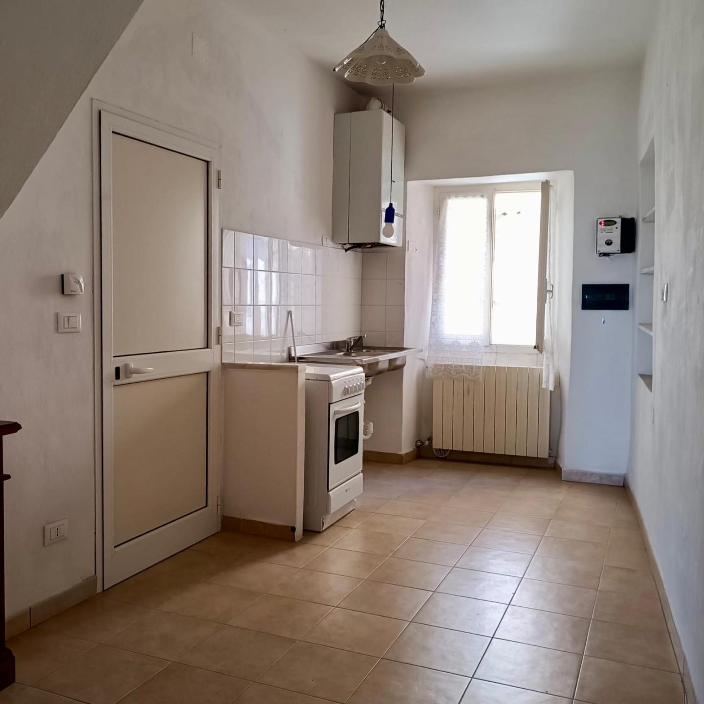 Bilocale ristrutturato, Massa antona