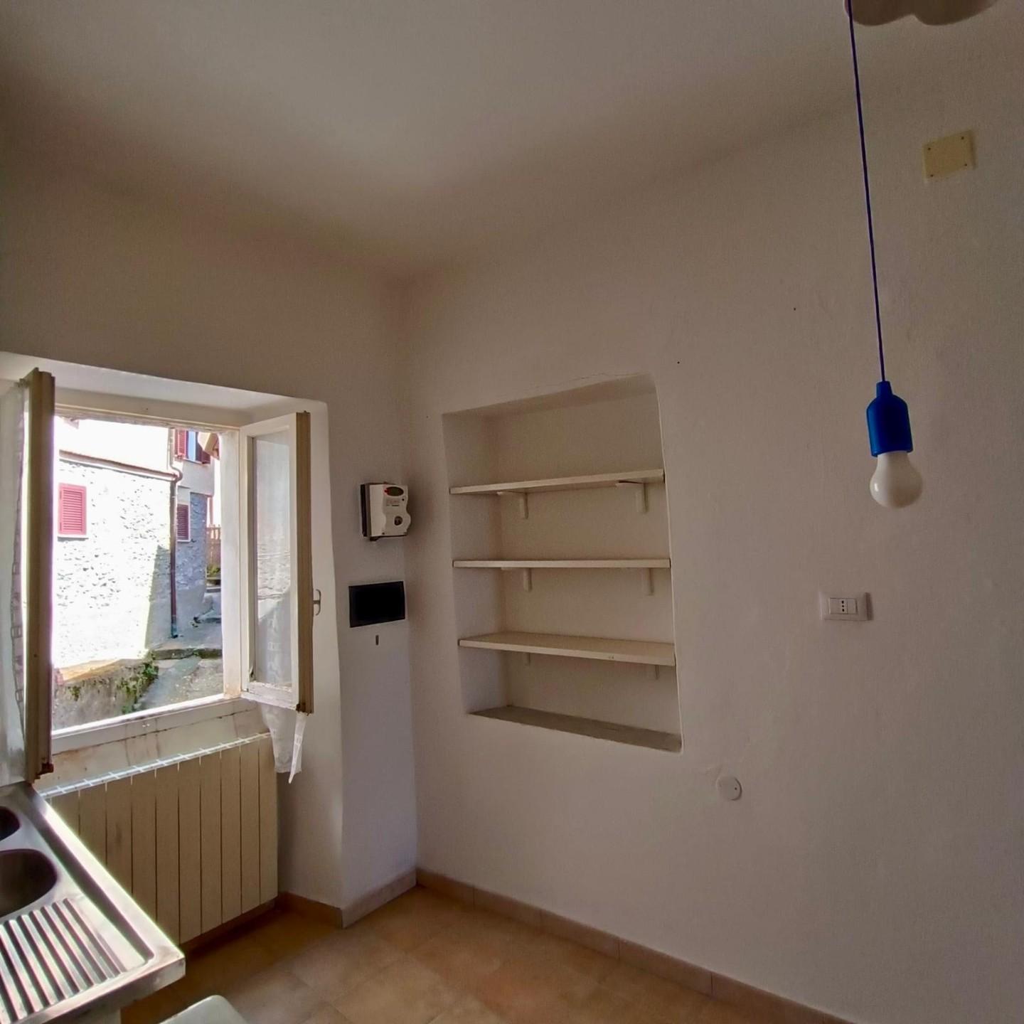 Bilocale ristrutturato, Massa antona