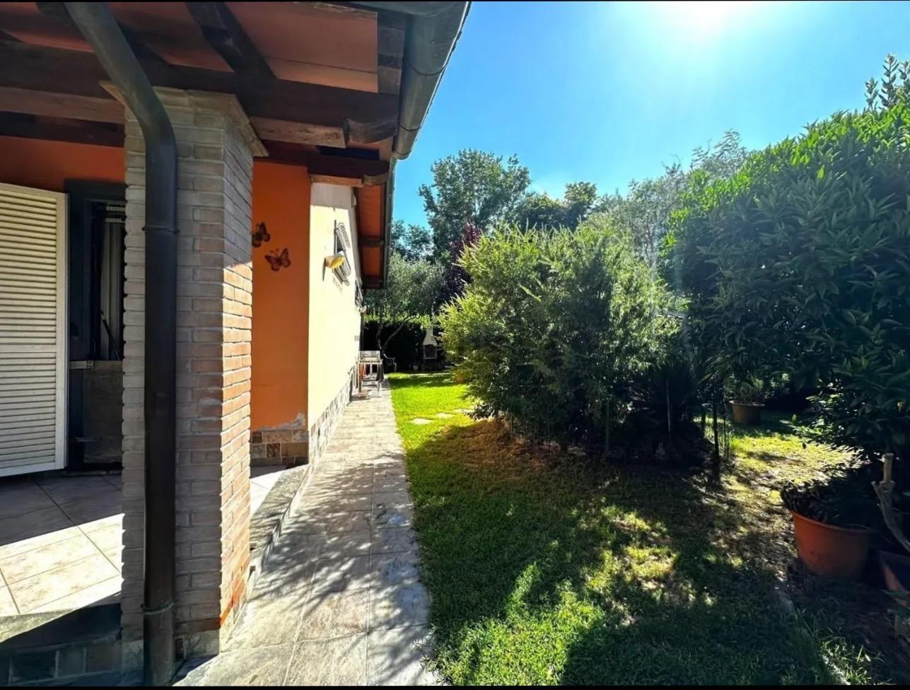 Casa indipendente ristrutturata, Massa poveromo