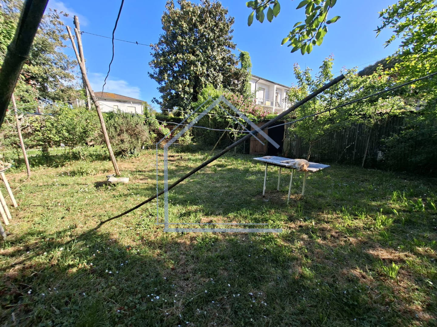 Casa indipendente con giardino, Camaiore centro