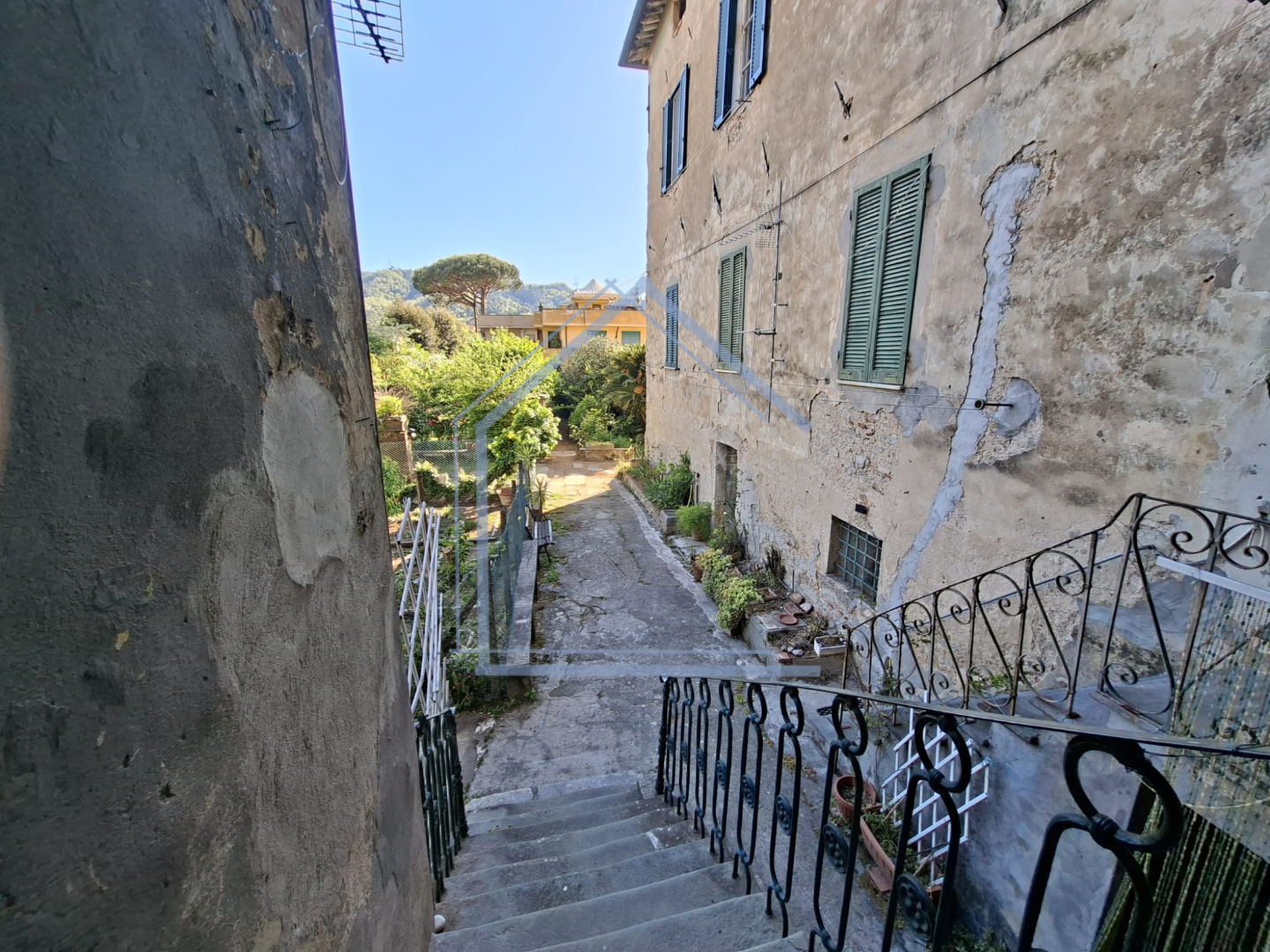 Casa indipendente con giardino, Camaiore centro