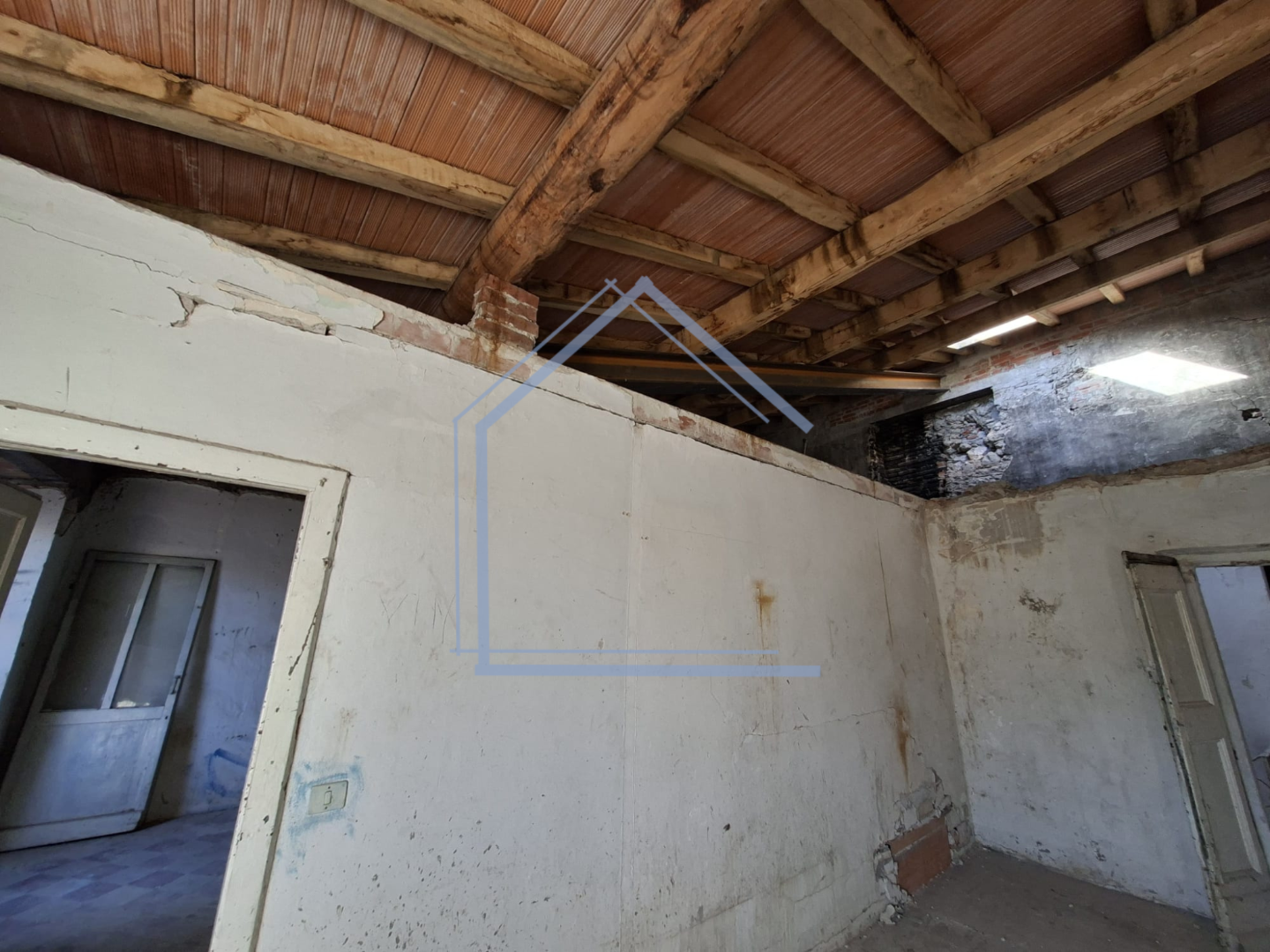 Casa indipendente da ristrutturare, Camaiore centro