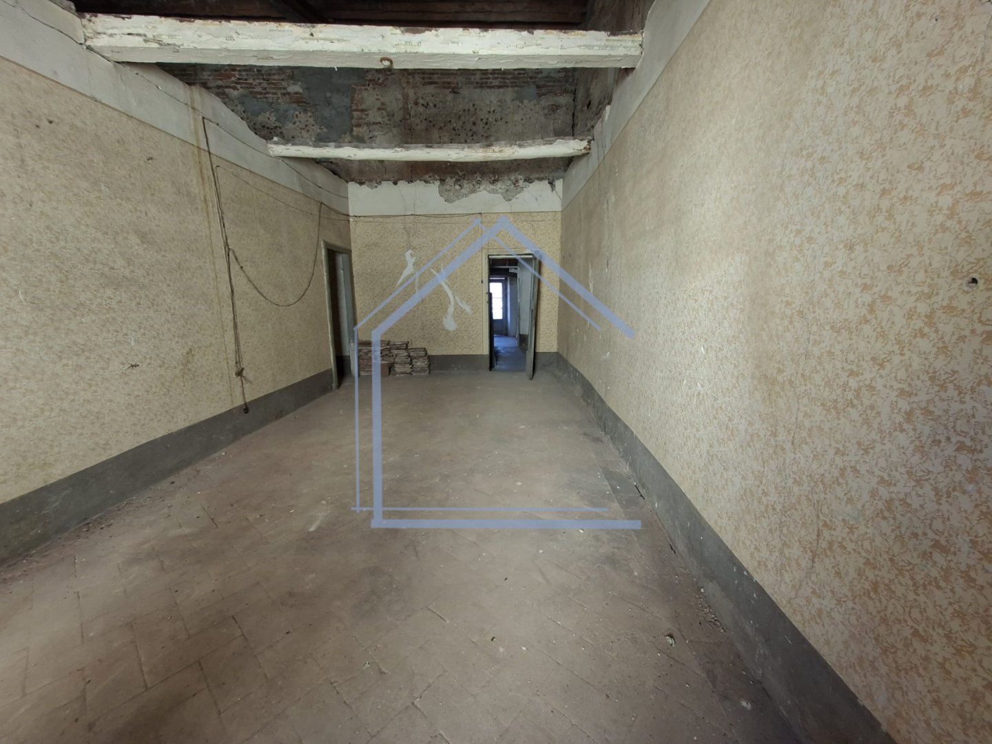 Casa indipendente da ristrutturare, Camaiore centro