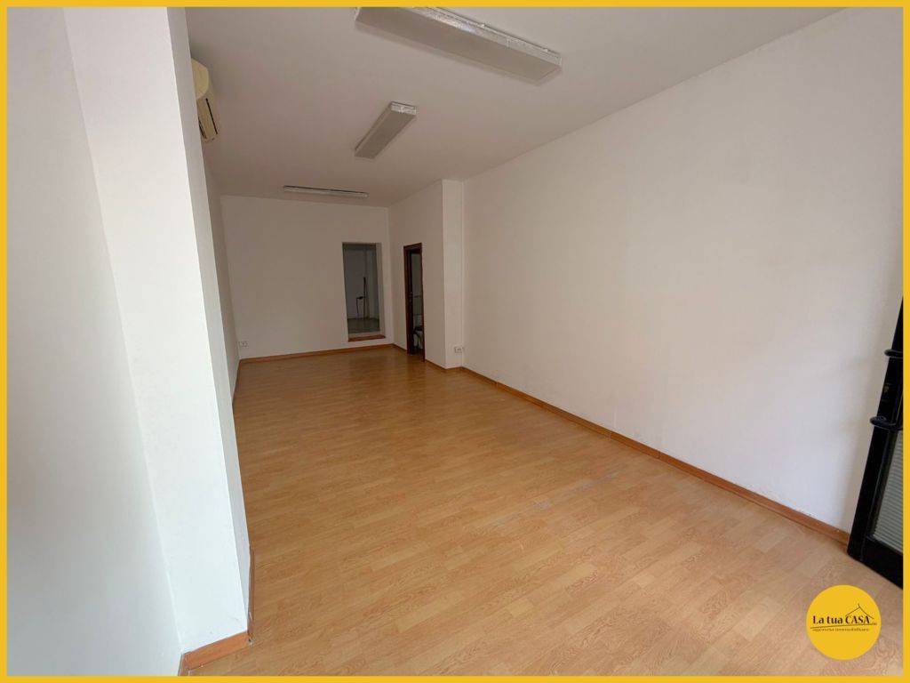 Locale commerciale in affitto a Molinella