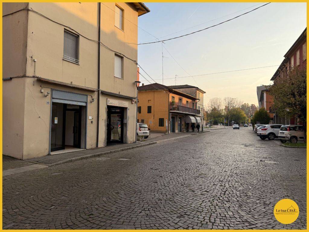 Locale commerciale in affitto a Molinella