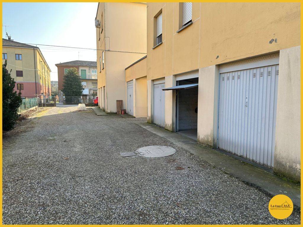 Box o garage in vendita a Molinella