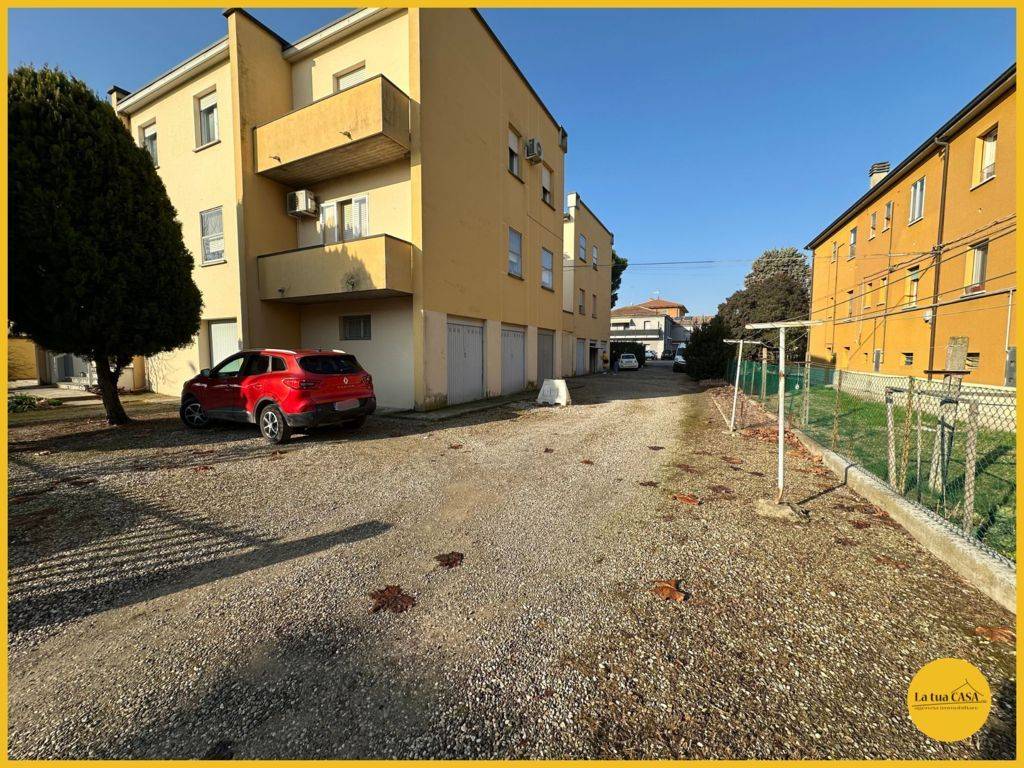 Box o garage in vendita a Molinella