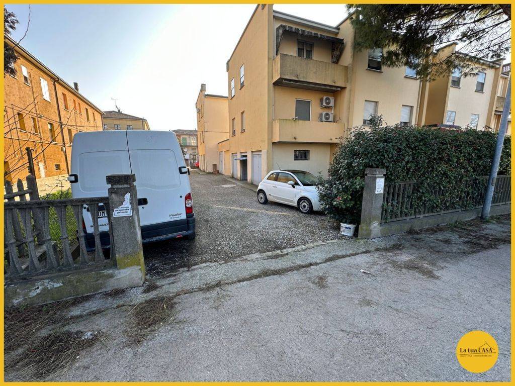 Box o garage in vendita a Molinella