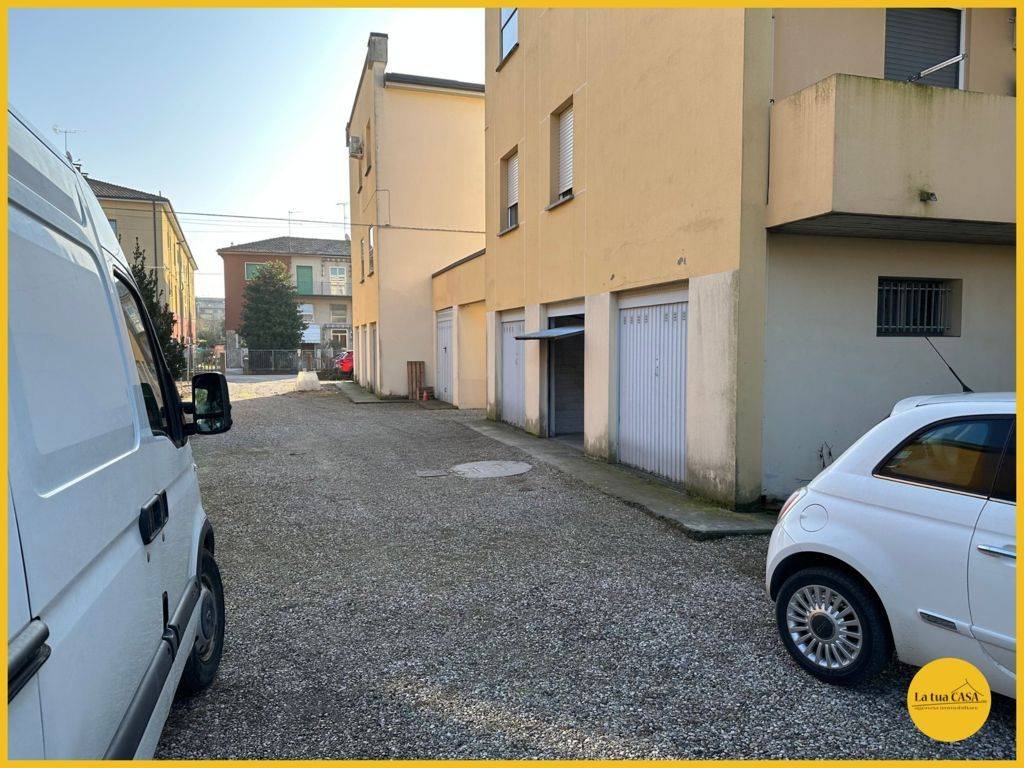 Box o garage in vendita a Molinella