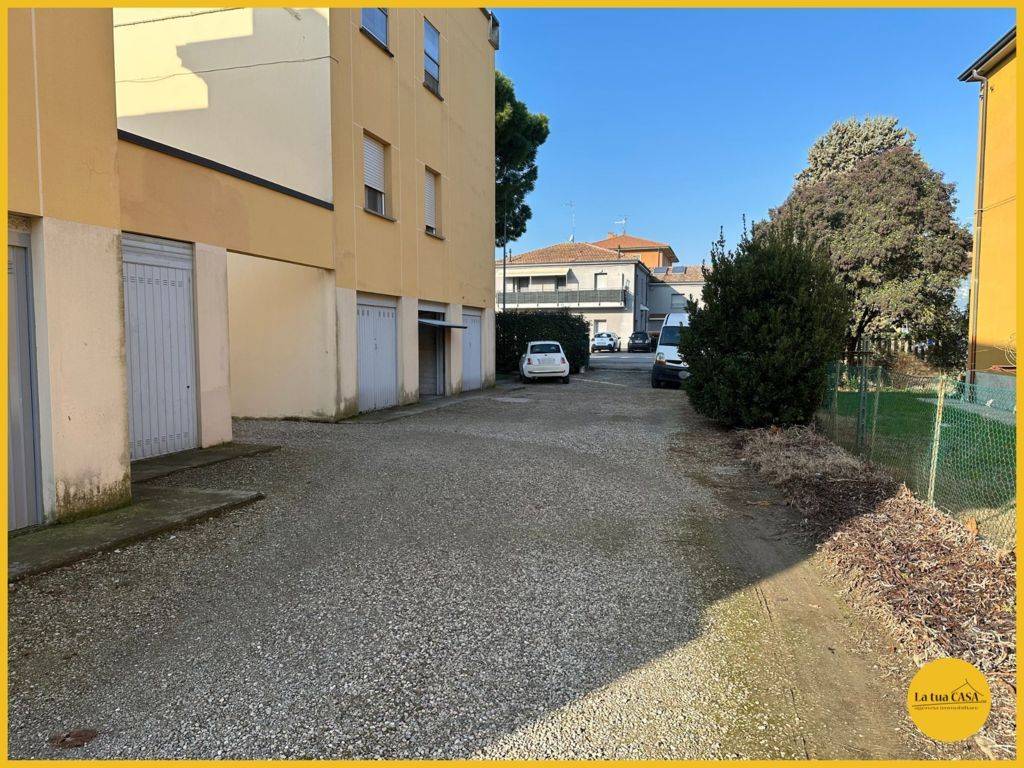 Box o garage in vendita a Molinella